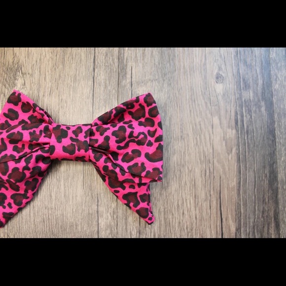 Hot Pink Cheetah Bow - Picture 4 of 5
